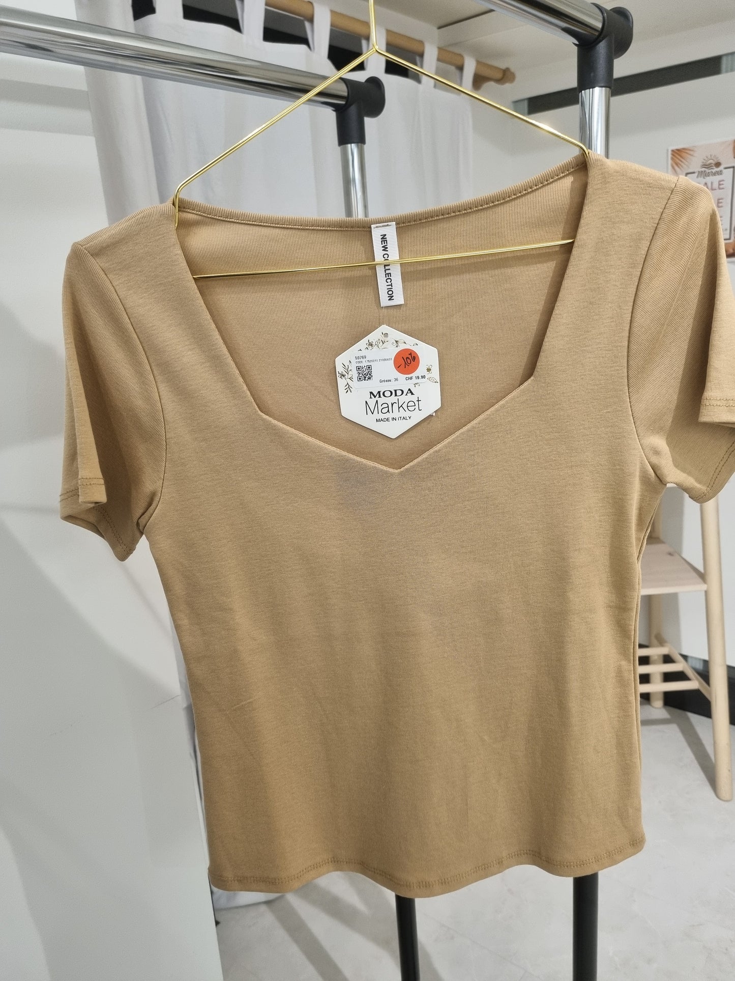 Beiges Ribbed Top mit Sweetheart-Ausschnitt