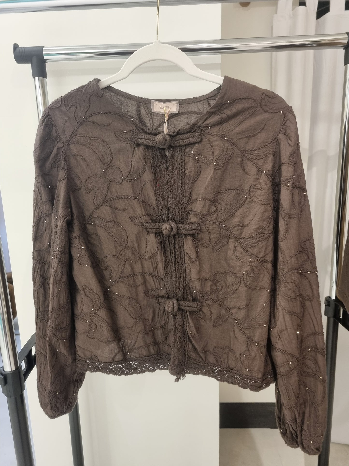 Braune Jacke mit Stickerei & Knotenverschluss