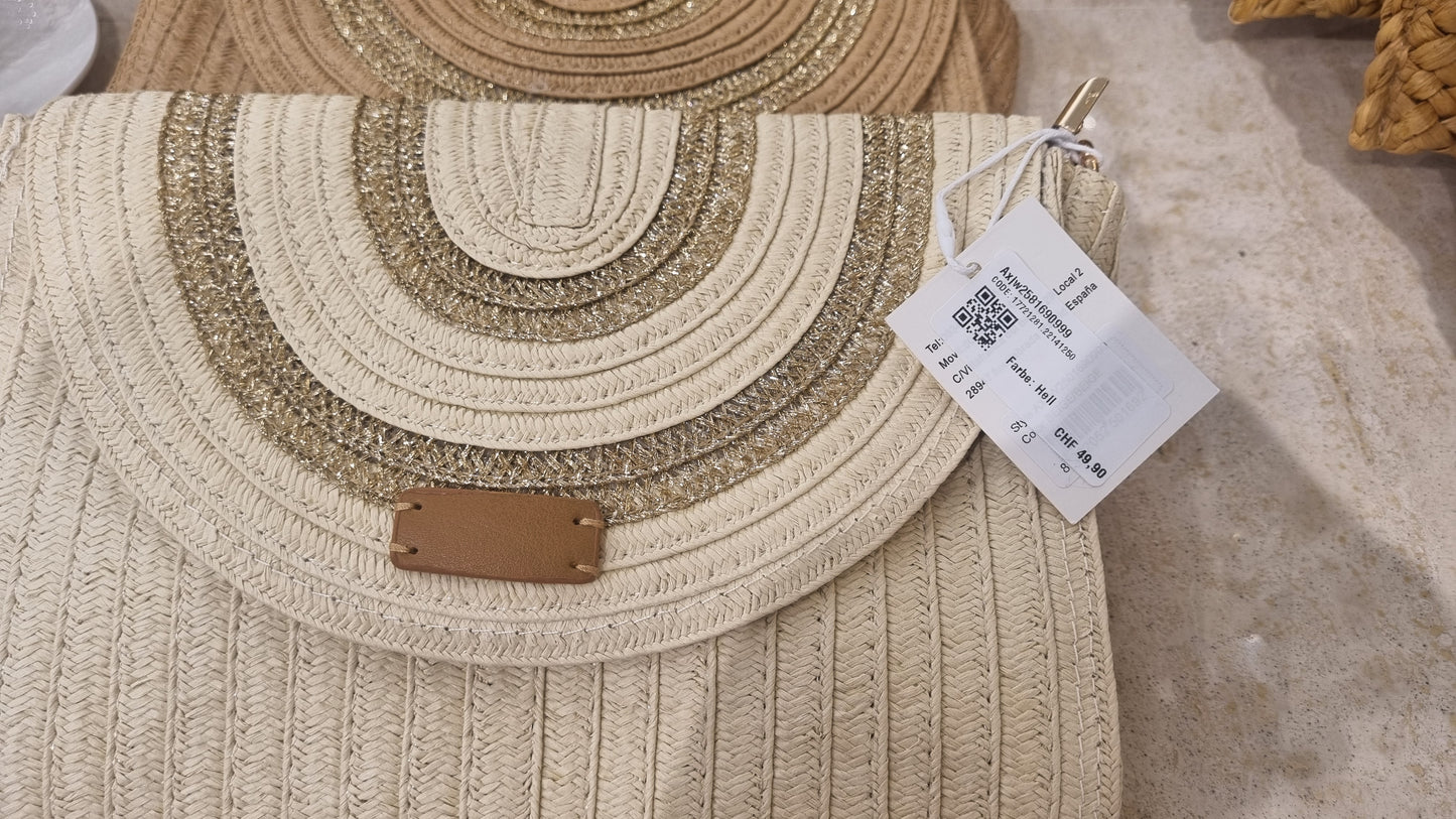Beige-goldene Strohtasche mit Metallstreifen