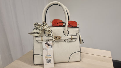 Strukturierte Handtasche mit Schal-Detail