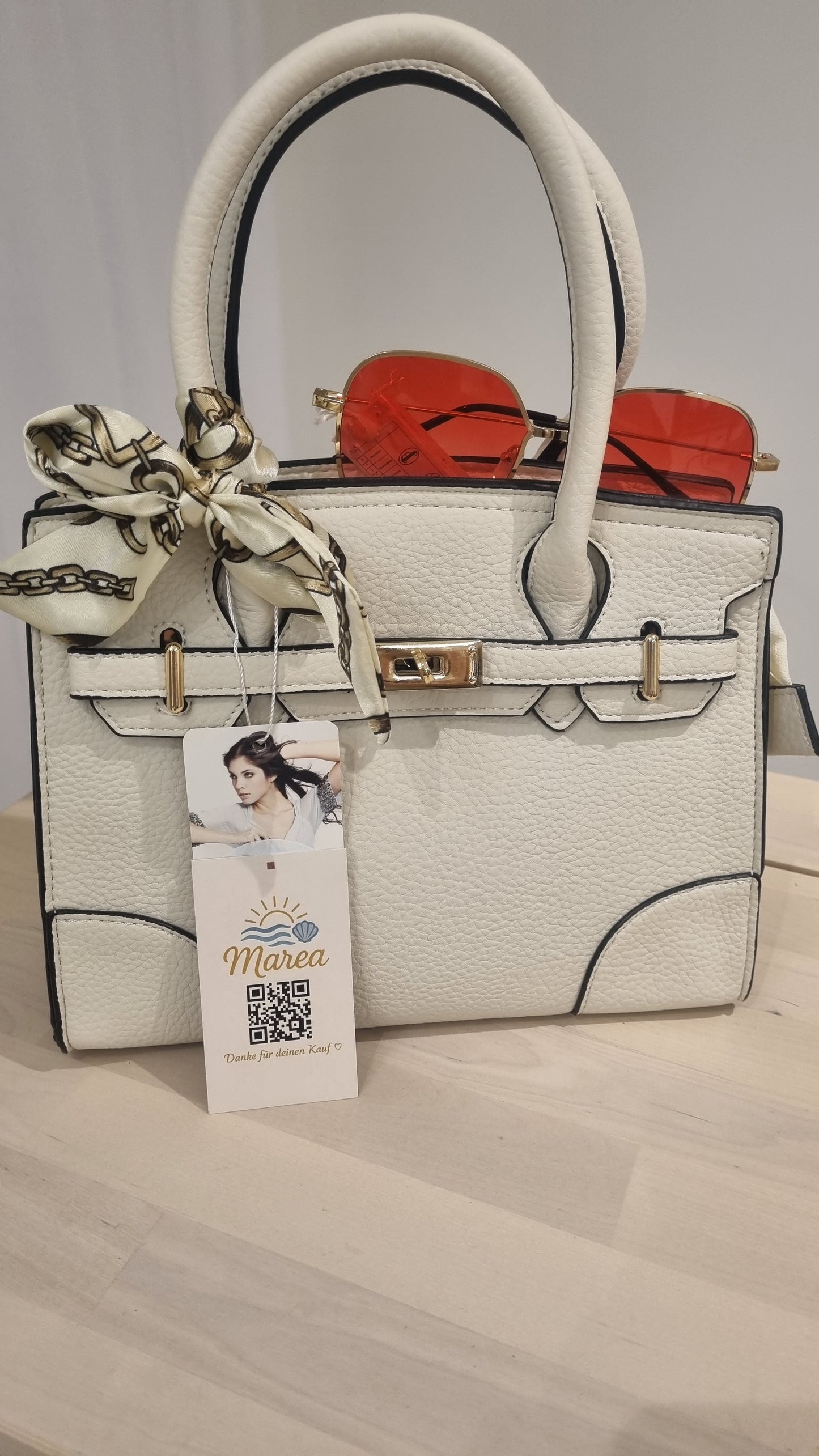 Strukturierte Handtasche mit Schal-Detail