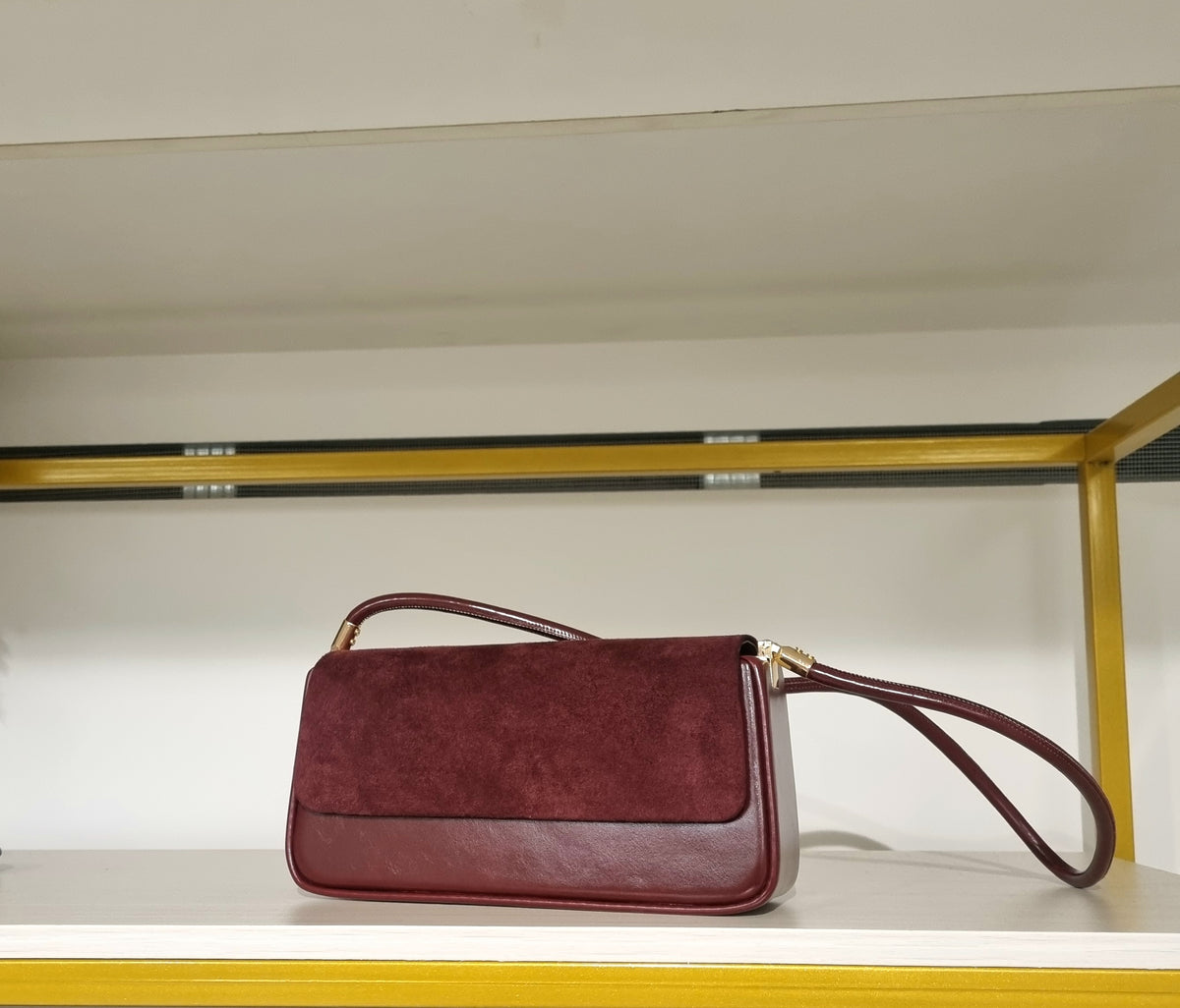 Clutch mit Textur