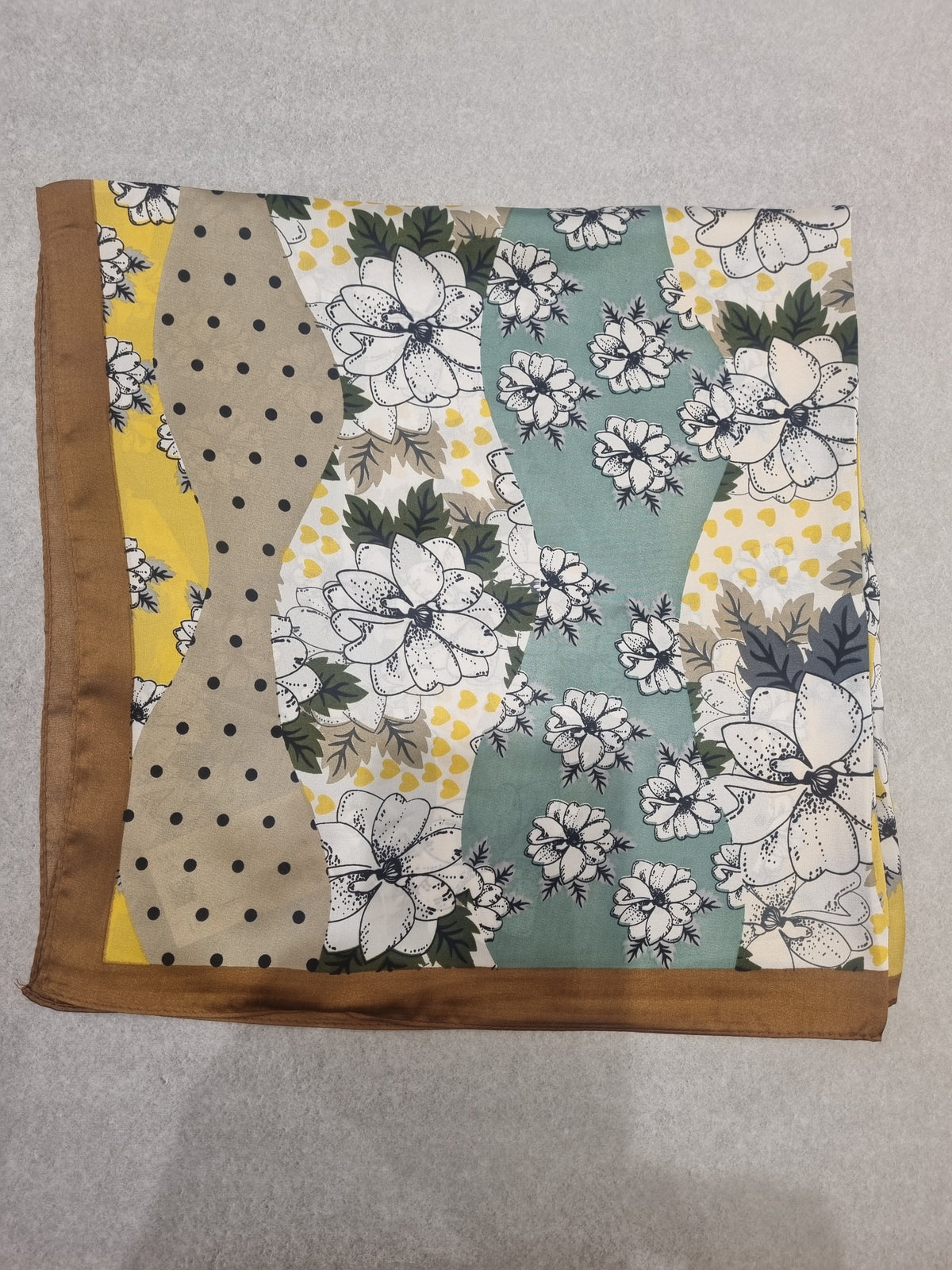 Schale/ Foulard Blumenmusterung