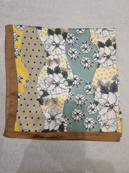 Schale/ Foulard Blumenmusterung