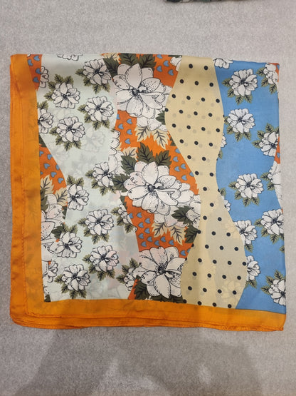 Schale/ Foulard Blumenmusterung
