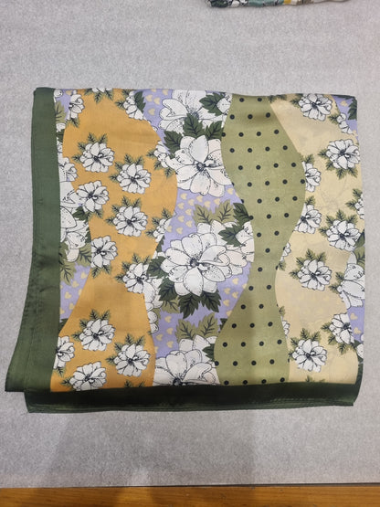 Schale/ Foulard Blumenmusterung