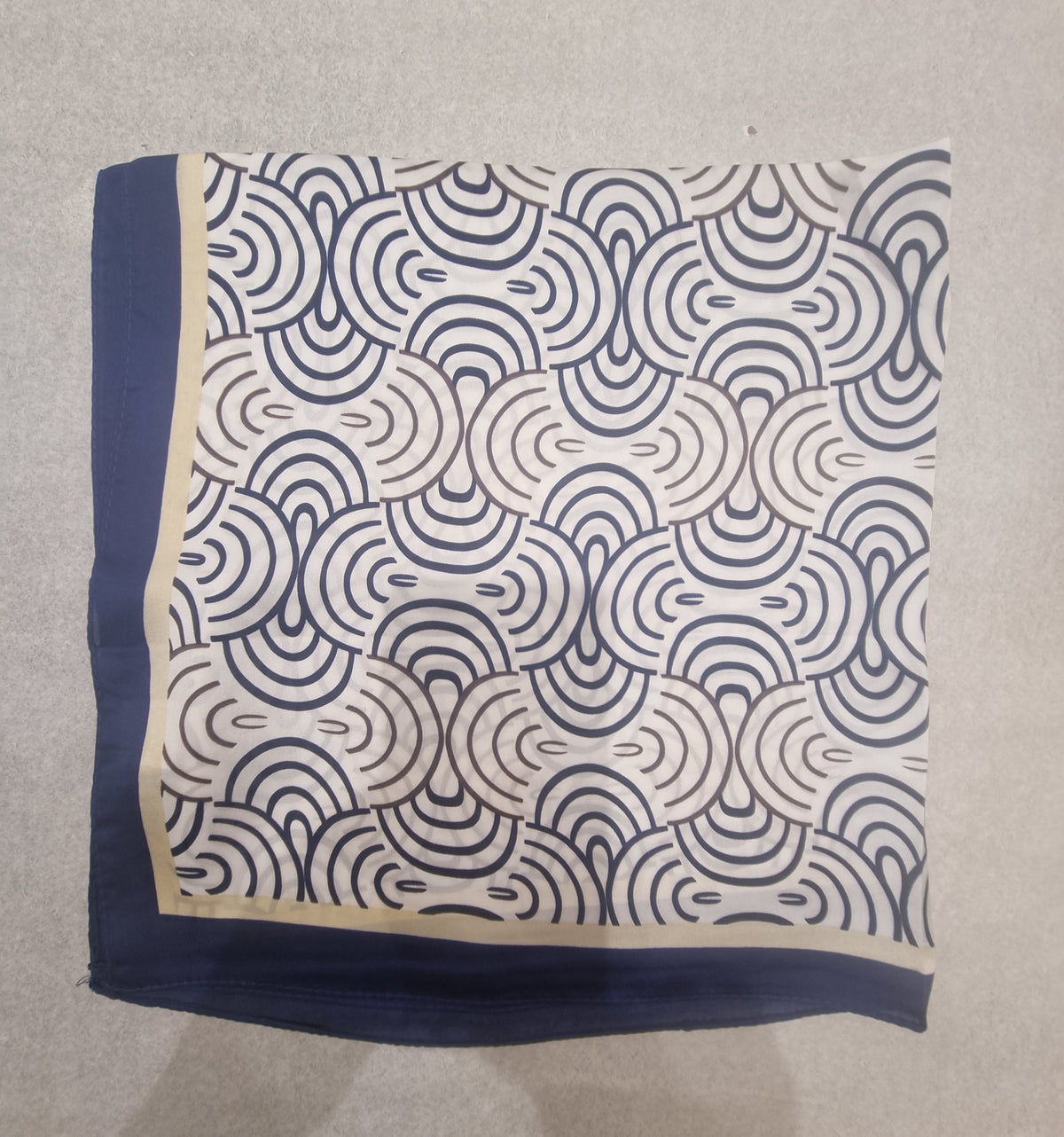 Schal / Foulard Seiden Optik