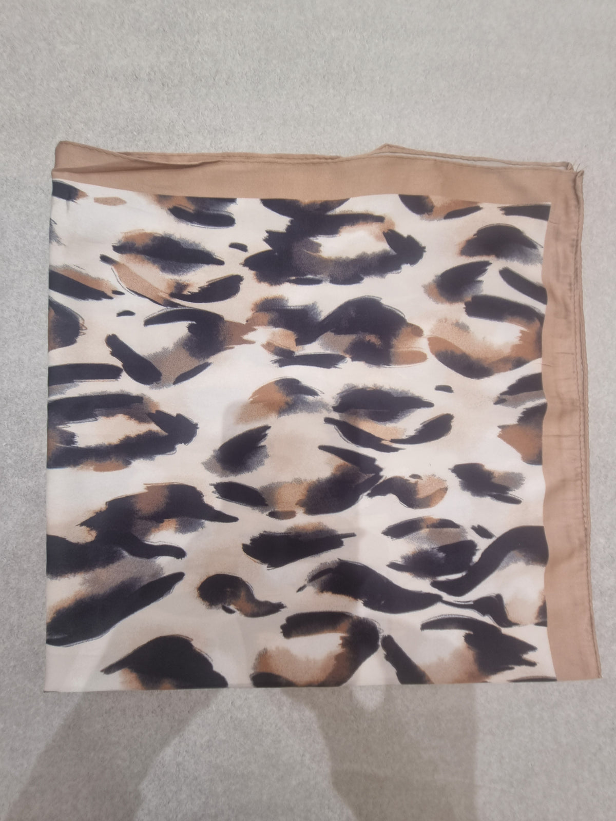 Schal/ Foulard Satin Optik Leo