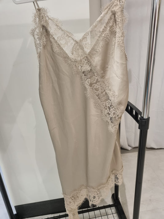 Champagnerfarbenes Satin Spitzen Asymmetrisches Kleid