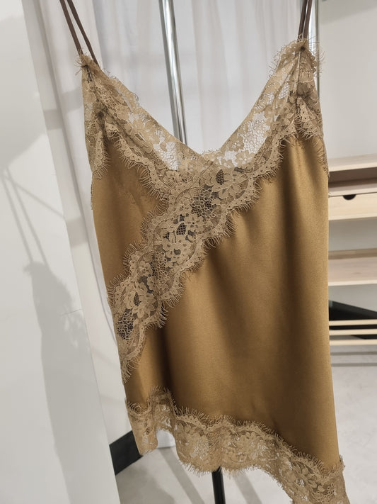 Satin Camisole Top mit asymmetrischem Spitzenbesatz