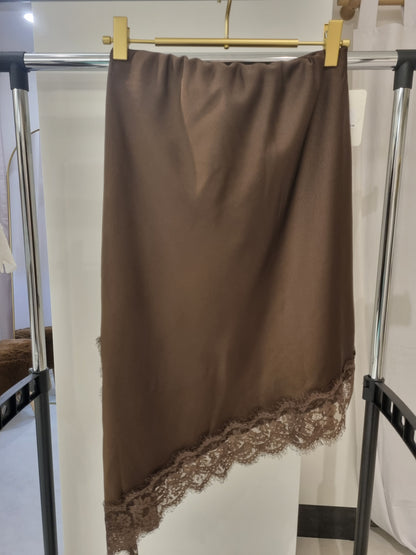 Brauner Satin Midi-Rock mit asymmetrischem Saum