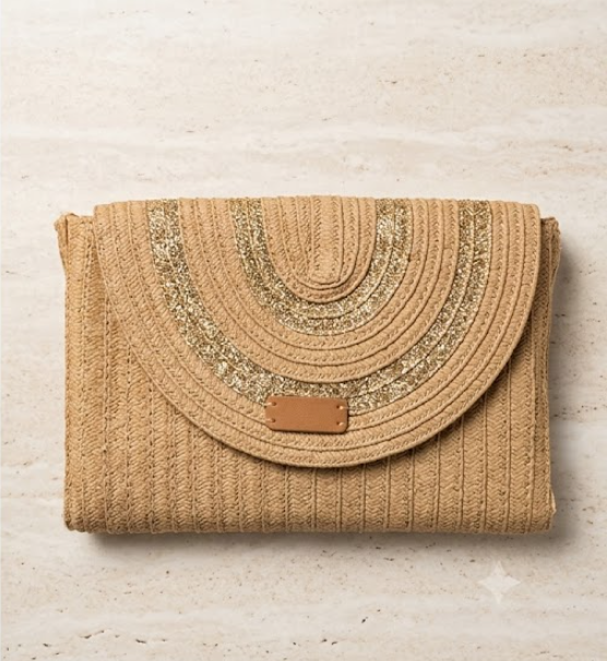 Beige-goldene Strohtasche mit Metallstreifen